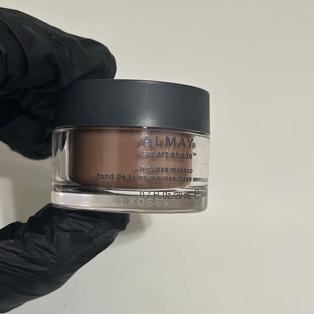 Almay Smart Shade Mousse Makeup in shade 500 Deep 0.7 Fl. oz